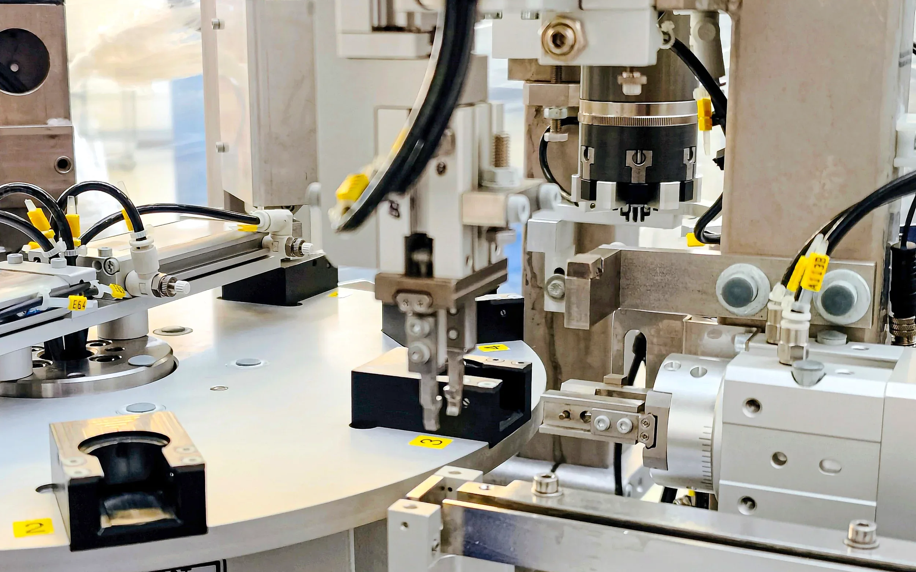 Tss automatisierungszelle tampondruckloesung handlingsystem maxon motor