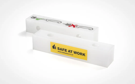 Tss tampondruck service schweiz prototypen kunststoff pe block industrie